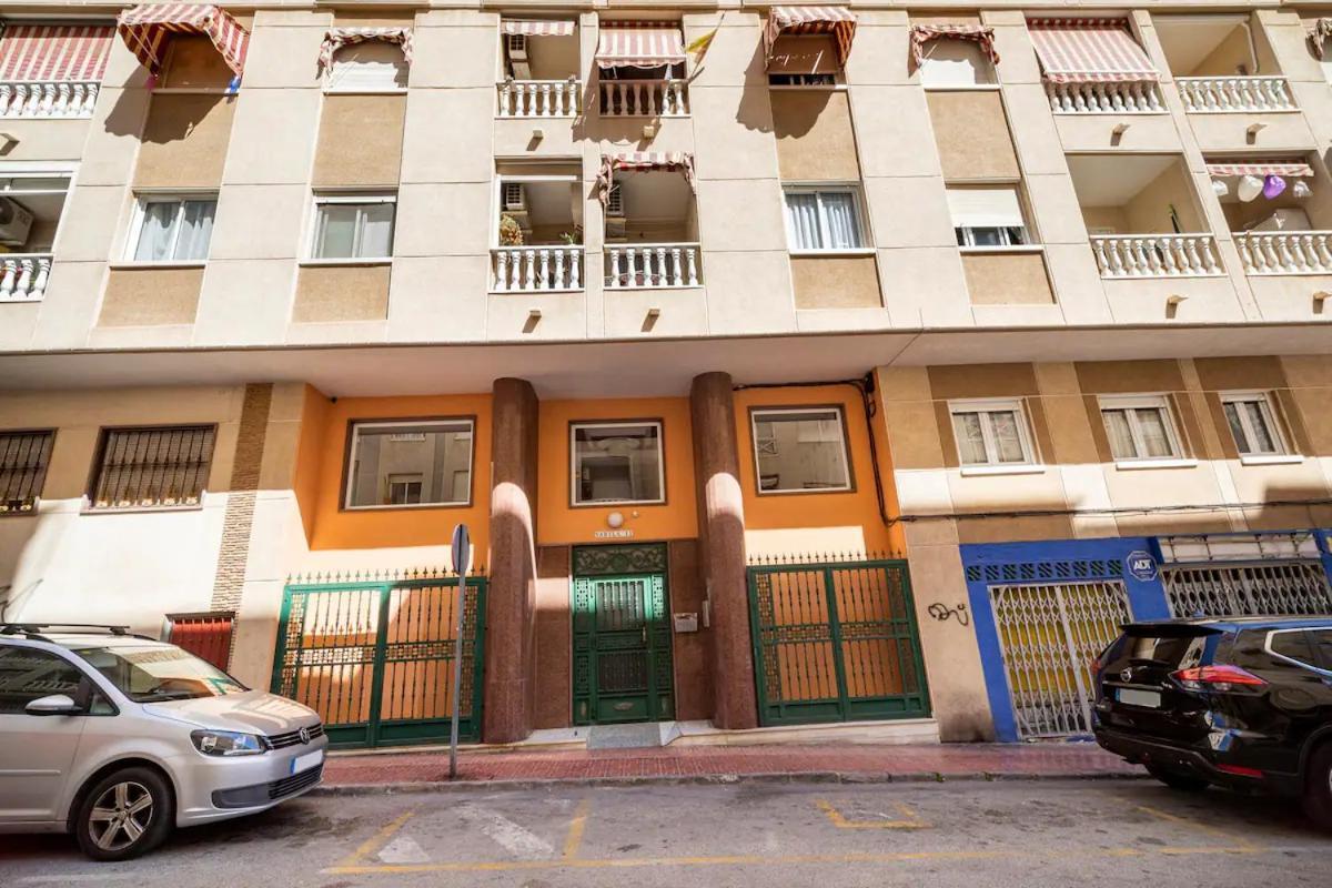 Apartamento Compartido - Solo El Dormitorio Es Privado Torrevieja Eksteriør bilde