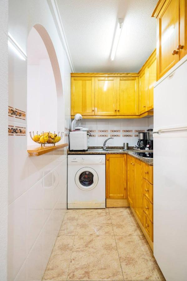 Apartamento Compartido - Solo El Dormitorio Es Privado Torrevieja Eksteriør bilde