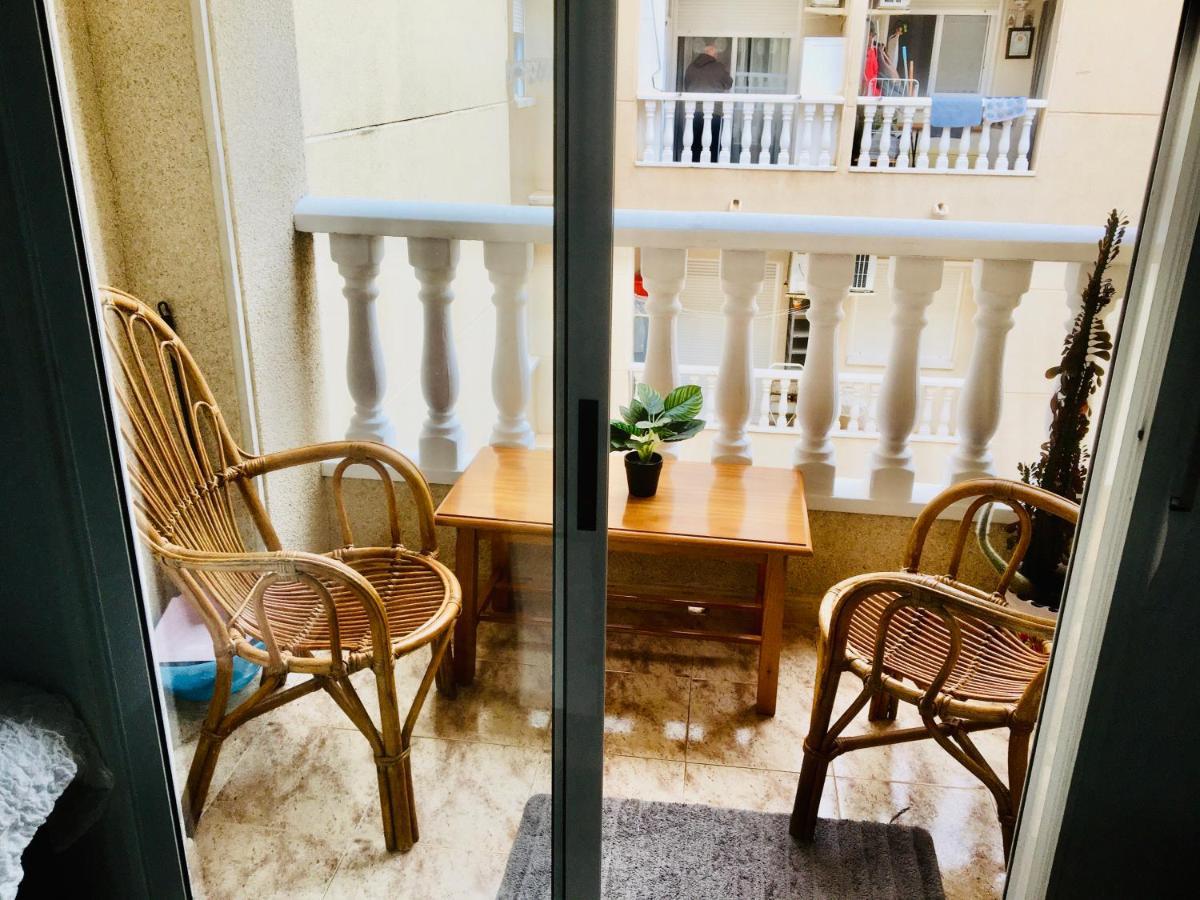 Apartamento Compartido - Solo El Dormitorio Es Privado Torrevieja Eksteriør bilde